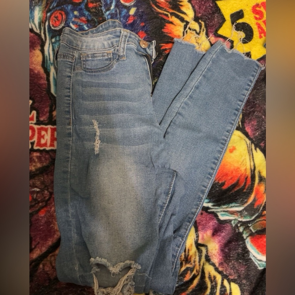 SHEIN jeans kinda wore out in the rips that it comes with